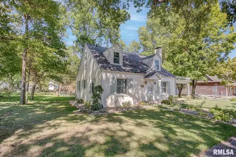 300 W Warmouth St, Salem, IL 62881
