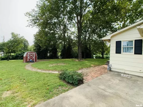 1103 Washington St, Eldorado, IL 62930 photo 30