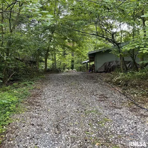3952 Devils Fork Rd, Carbondale, IL 62902