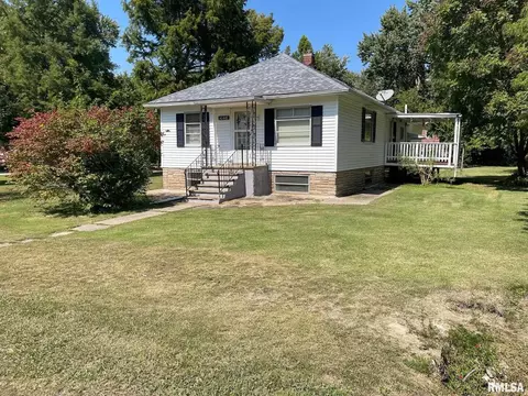 10416 Mabry St, West Frankfort, IL 62896