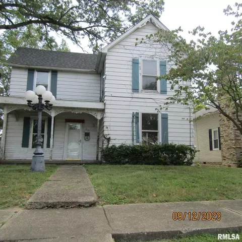 213 E Gaskins St, Harrisburg, IL 62946