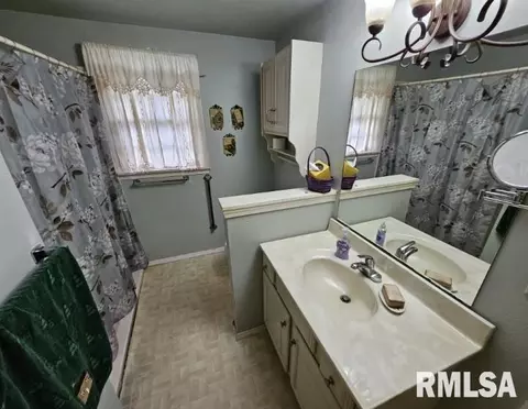 7 Evergreen Pl, Mount Vernon, IL 62864 photo 9