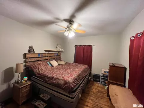 516 E Locust St, Salem, IL 62881 photo 13