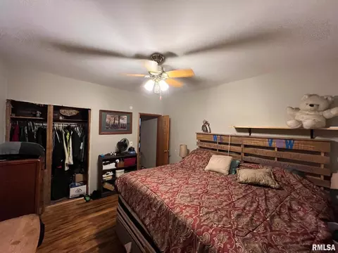 516 E Locust St, Salem, IL 62881 photo 14