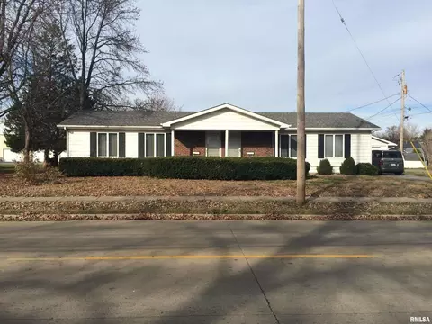 1006 W Boulevard St, Marion, IL 62959
