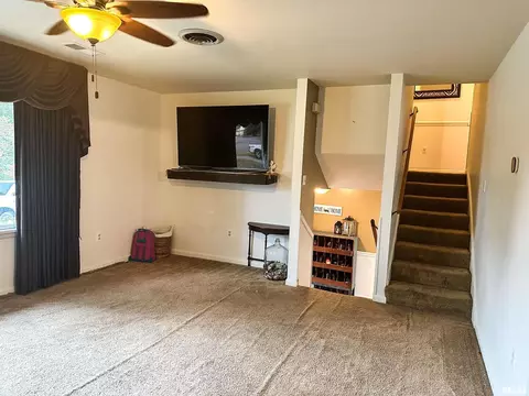 607 W Spring St, Anna, IL 62906 photo 8