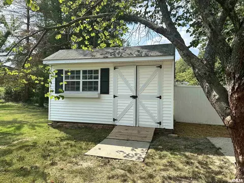607 W Spring St, Anna, IL 62906 photo 5