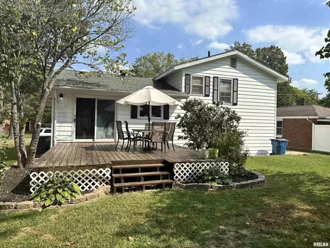 607 W Spring St, Anna, IL 62906 photo 4