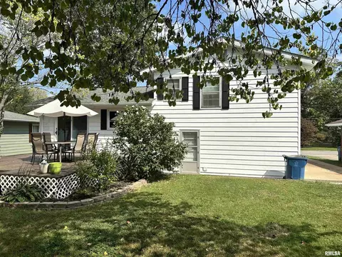 607 W Spring St, Anna, IL 62906 photo 2