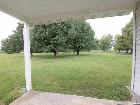 313 Roddy Rd, Salem, IL 62881 photo 16
