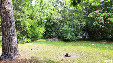 617 E Broadway, Centralia, IL 62801 photo 7