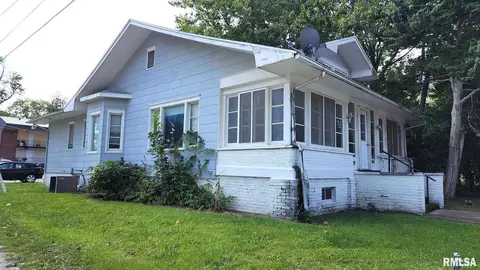 617 E Broadway, Centralia, IL 62801