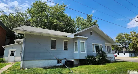 617 E Broadway, Centralia, IL 62801 photo 4