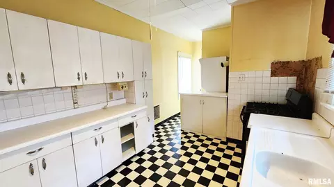 617 E Broadway, Centralia, IL 62801 photo 20