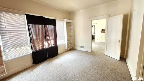 617 E Broadway, Centralia, IL 62801 photo 14