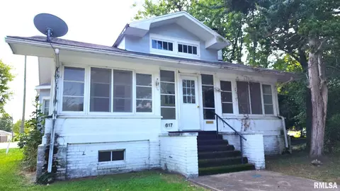 617 E Broadway, Centralia, IL 62801 photo 2