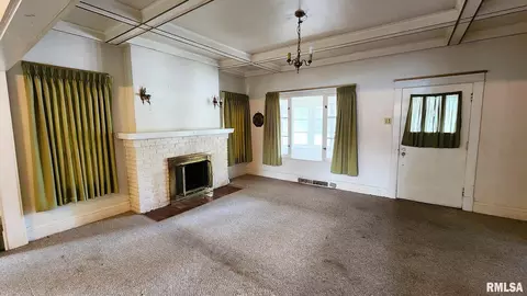 617 E Broadway, Centralia, IL 62801 photo 11