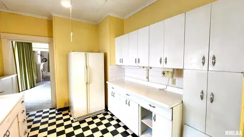 617 E Broadway, Centralia, IL 62801 photo 18