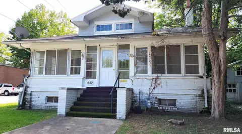 617 E Broadway, Centralia, IL 62801 photo 3