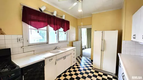 617 E Broadway, Centralia, IL 62801 photo 19