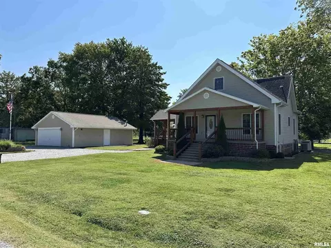 103 E Douglas St, De Soto, IL 62924