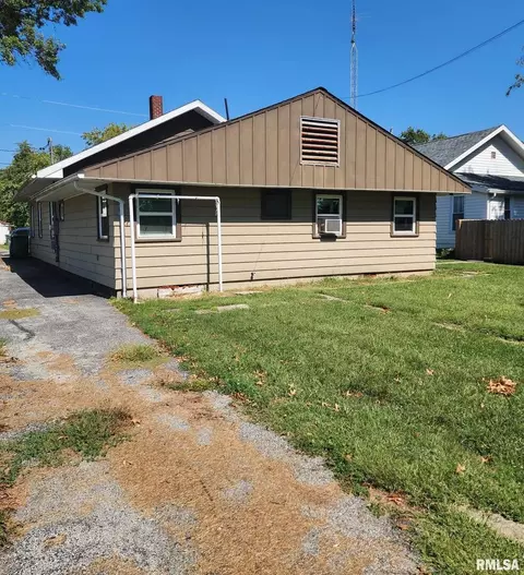 606 S Washington Ave, Dowell, IL 62927 photo 4