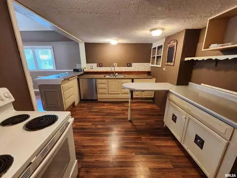 606 S Washington Ave, Dowell, IL 62927 photo 11