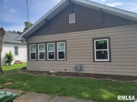 606 S Washington Ave, Dowell, IL 62927 photo 2