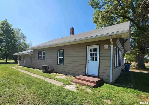 606 S Washington Ave, Dowell, IL 62927