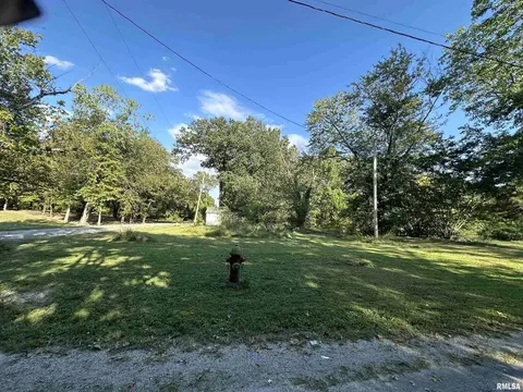 900 S Wilson St, Benton, IL 62812