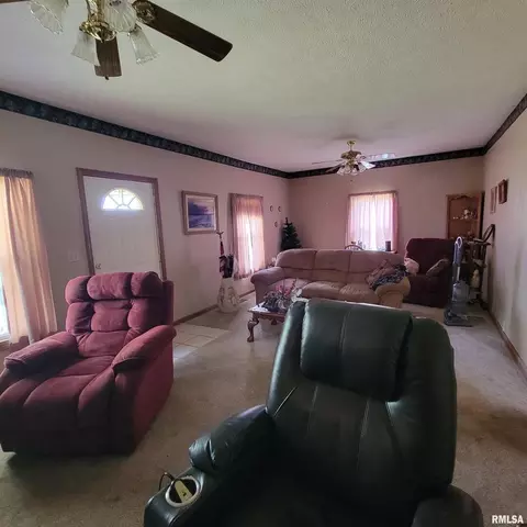 12759 E Reynolds Rd, Mount Vernon, IL 62864 photo 8