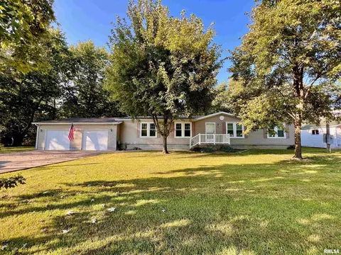 10265 Burbank St, West Frankfort, IL 62896