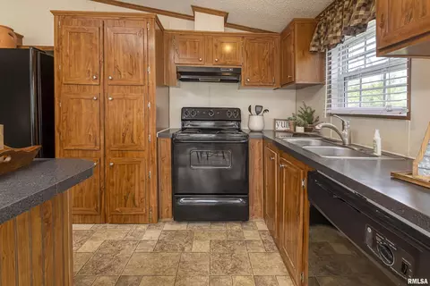202 E Patrick St, Marion, IL 62959 photo 7