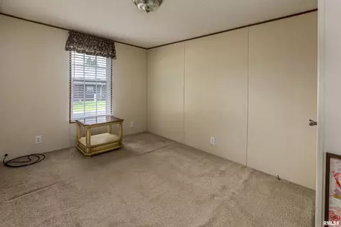 202 E Patrick St, Marion, IL 62959 photo 13