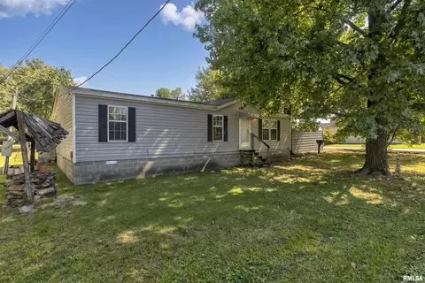 202 E Patrick St, Marion, IL 62959 photo 2