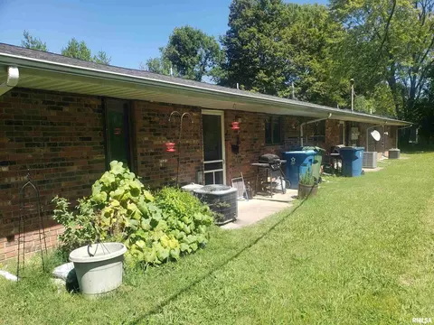 113 Center Street Apt A B C St #A, B, C, Anna, IL 62906 photo 4