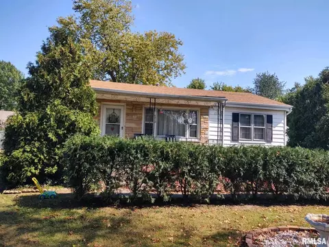 1212 S Ledford St, Harrisburg, IL 62946