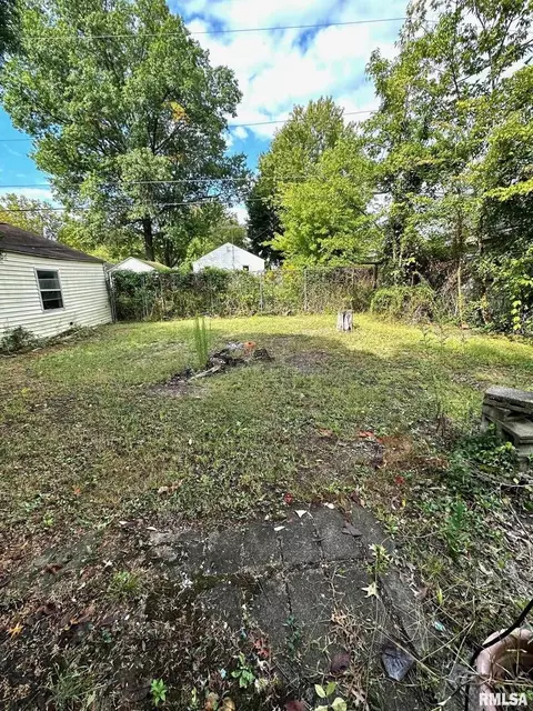 322 S 2nd St, Marion, IL 62959 photo 2