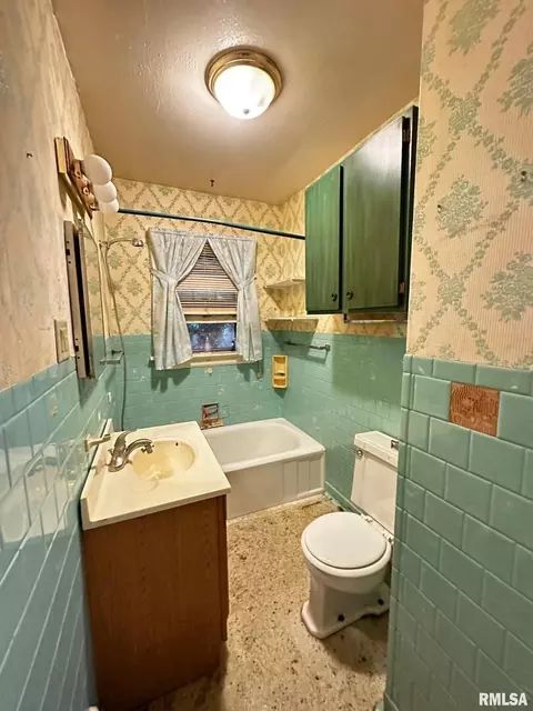 322 S 2nd St, Marion, IL 62959 photo 9