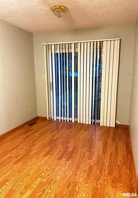 322 S 2nd St, Marion, IL 62959 photo 6