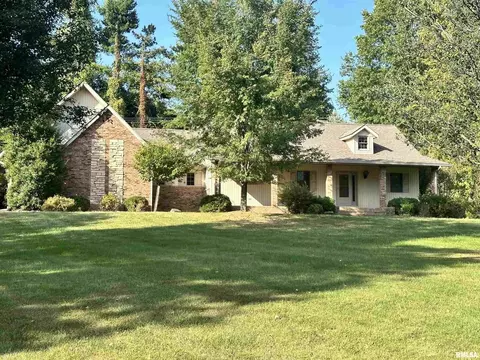 1 Deerfield Ln, Anna, IL 62906