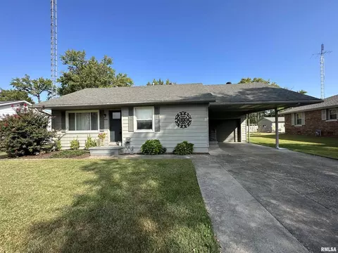 404 Paint Creek Ln, Carmi, IL 62821