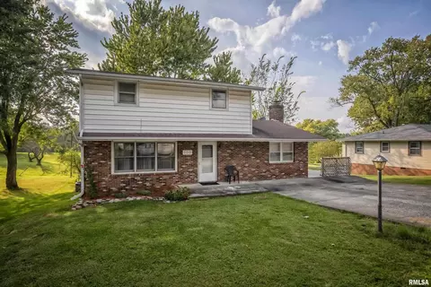 300 N Fly Ave, Goreville, IL 62939