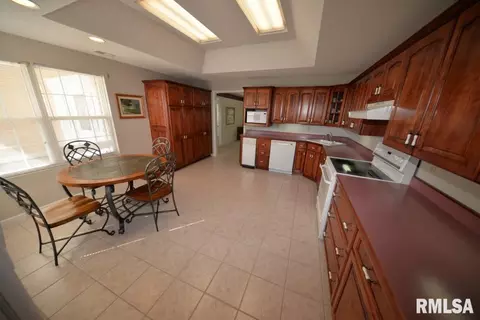 9760 E Richview Rd, Mount Vernon, IL 62864 photo 14