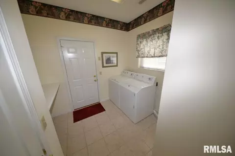 9760 E Richview Rd, Mount Vernon, IL 62864 photo 16