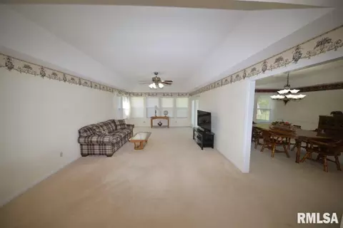 9760 E Richview Rd, Mount Vernon, IL 62864 photo 10