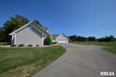 9760 E Richview Rd, Mount Vernon, IL 62864 photo 4