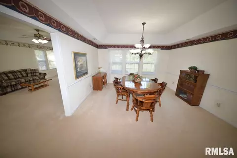 9760 E Richview Rd, Mount Vernon, IL 62864 photo 12