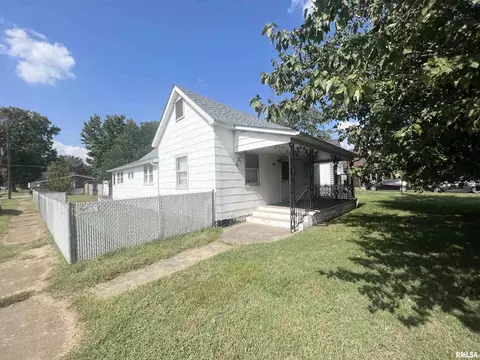 301 N 17th St, Herrin, IL 62948