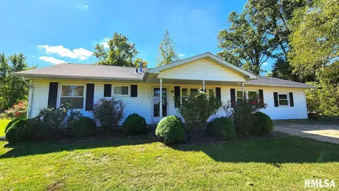 1619 W Mccord St, Centralia, IL 62801